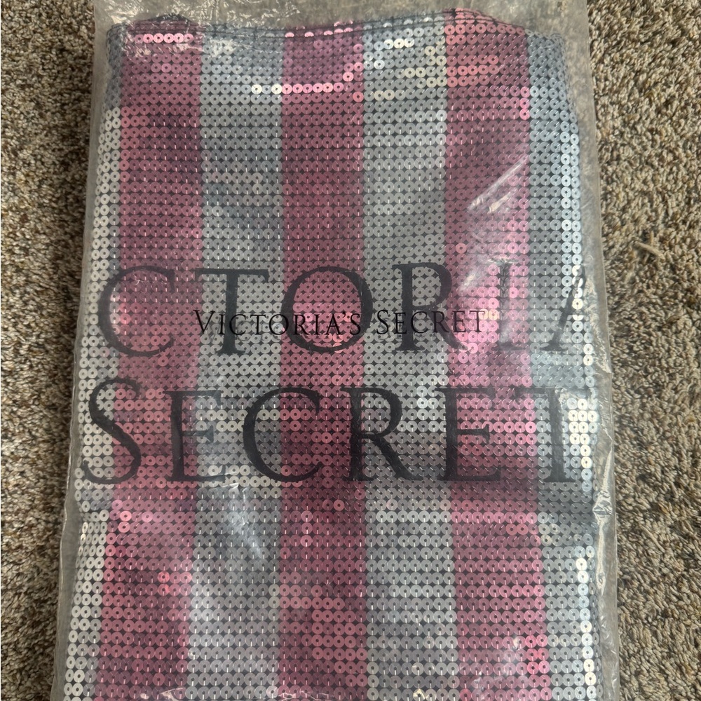 NWT Victoria's Secret Pink and Silver Sequin Tote